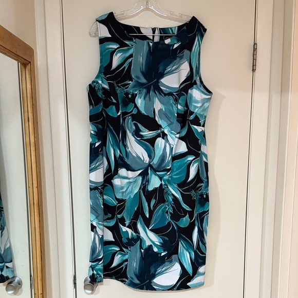 Connected Apparel Teal and Black Floral Midi Dress - Picture 1 of 6
